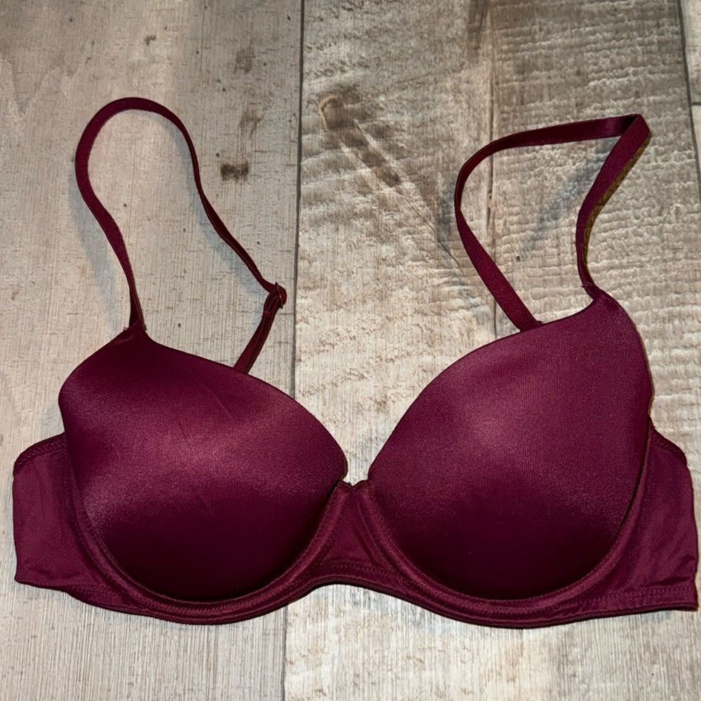 - PINK-Victoria’s Secret lightly lined-‎ size 34B